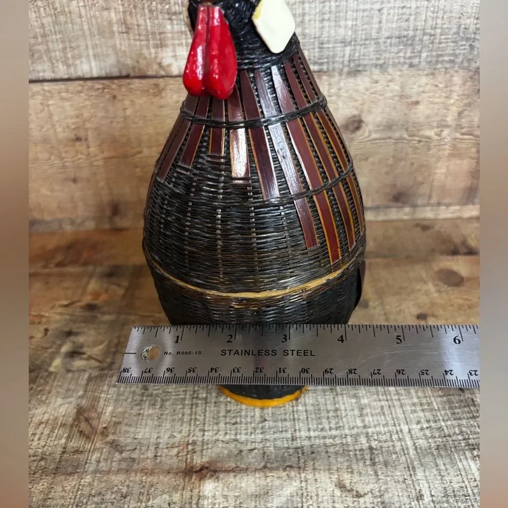 RARE Vtg Shanghi China Wicker Rooster/Chicken Basket w/lid Country Cottage core*